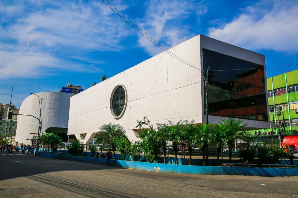 Natação em Duque de Caxias Onde Aprender e Praticar no RJ