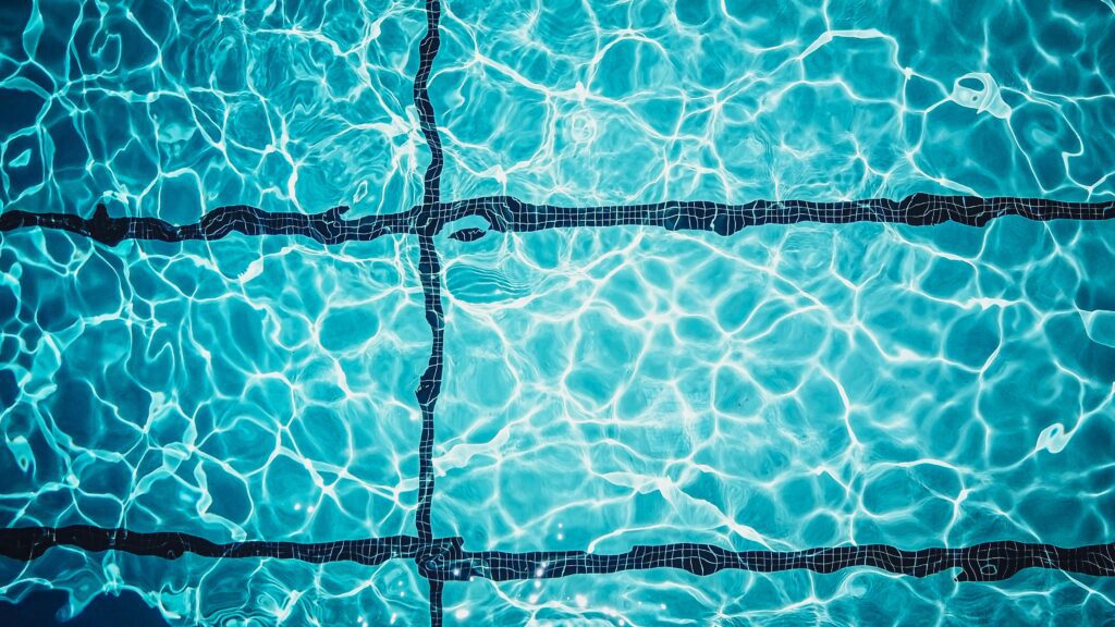 Estrutura da piscina (raias, aquecimento, tratamento da água)