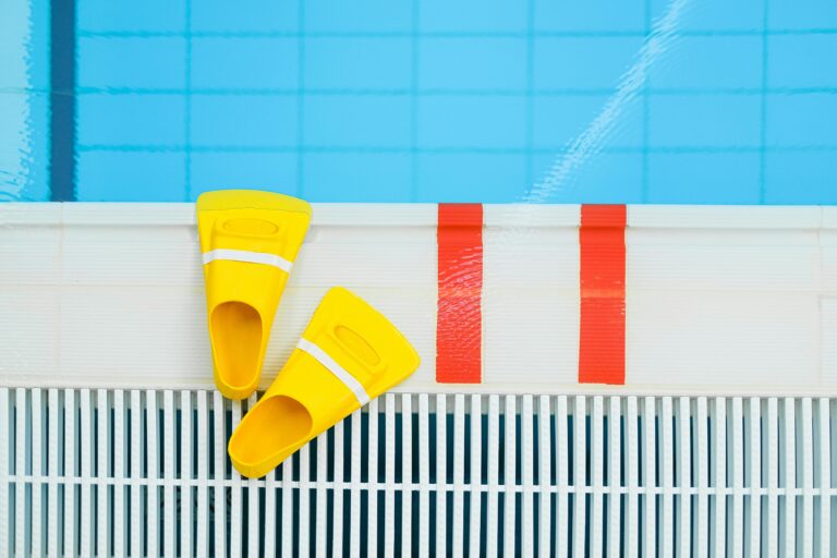 Nadadeira para Natação (Pé de Pato) Como Escolher, Tipos e Benefícios no Treino